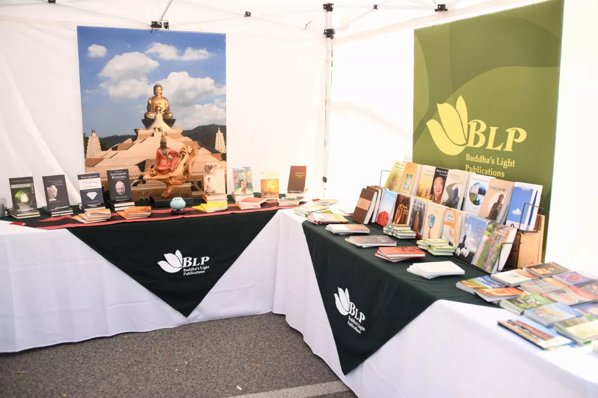 Fo Guang Shan Temple of Toronto Promotes Humanistic Buddhism at Canada’s Largest Street Book Festival